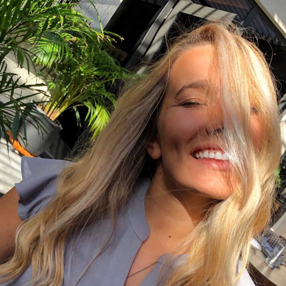 Meet your Posher, Pia